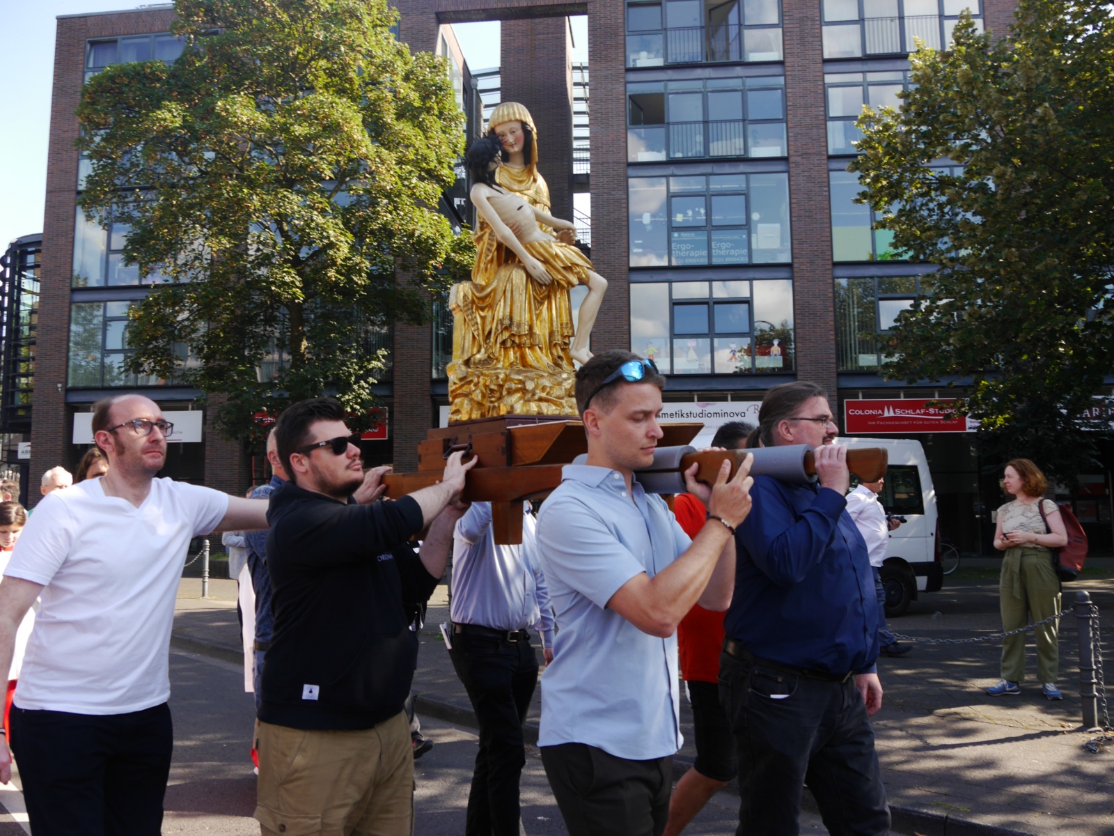 Prozession mit der Pieta